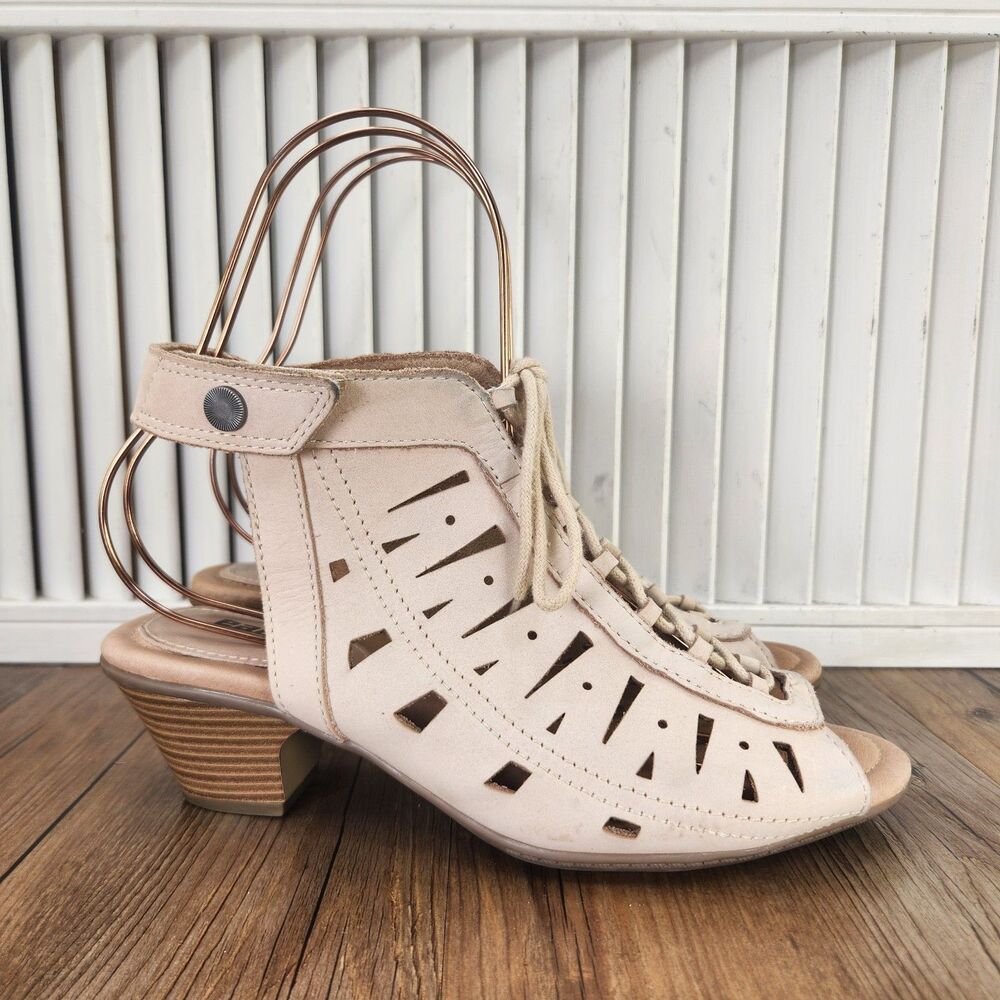 Earth Kristen Open Toe Sandals Womens 7.5 B Nude Leather Laser Cut Ankle Booties